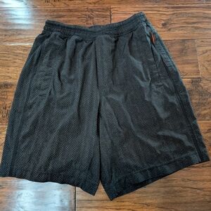 Lululemon Men's Black and Grey Patterned Lined Athletic Shorts Size Medium